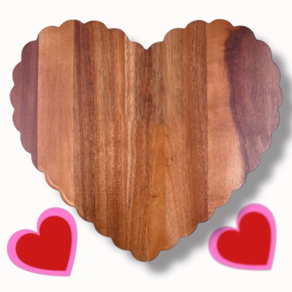 Heart-Shaped Acacia Wood Serving Tray | Scalloped Edge Charcuterie Board | NWT - Picture 3 of 3
